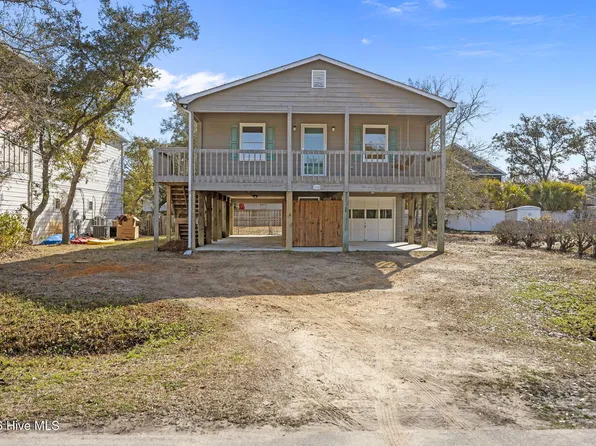 228 NE 52nd St, Oak Island, NC 28465