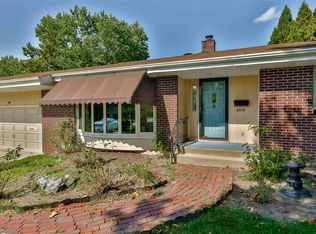 2512 Highcrest Rd, Rockford, IL 61107