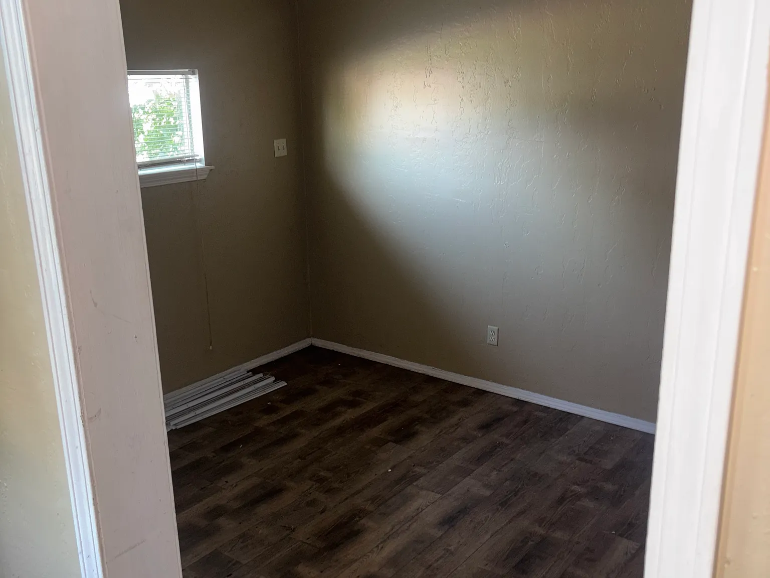 4 bed, 2600 sqft, $2,250 — Photo 3