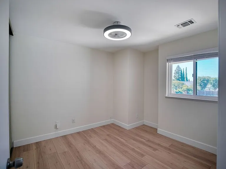 6726 Calvine Rd — Photo 21