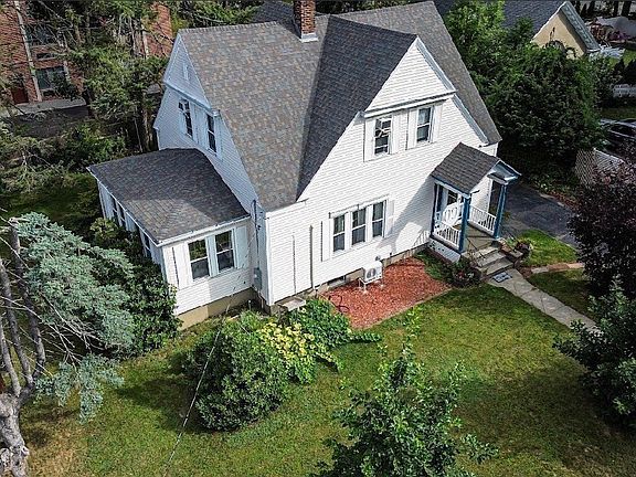 2nd image of 22 Bluff Ave