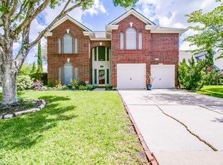 16003 Salton Point Dr, Friendswood, TX 77546