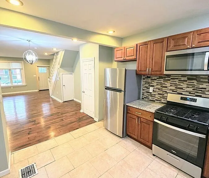 5532 Pemberton St — Photo 13
