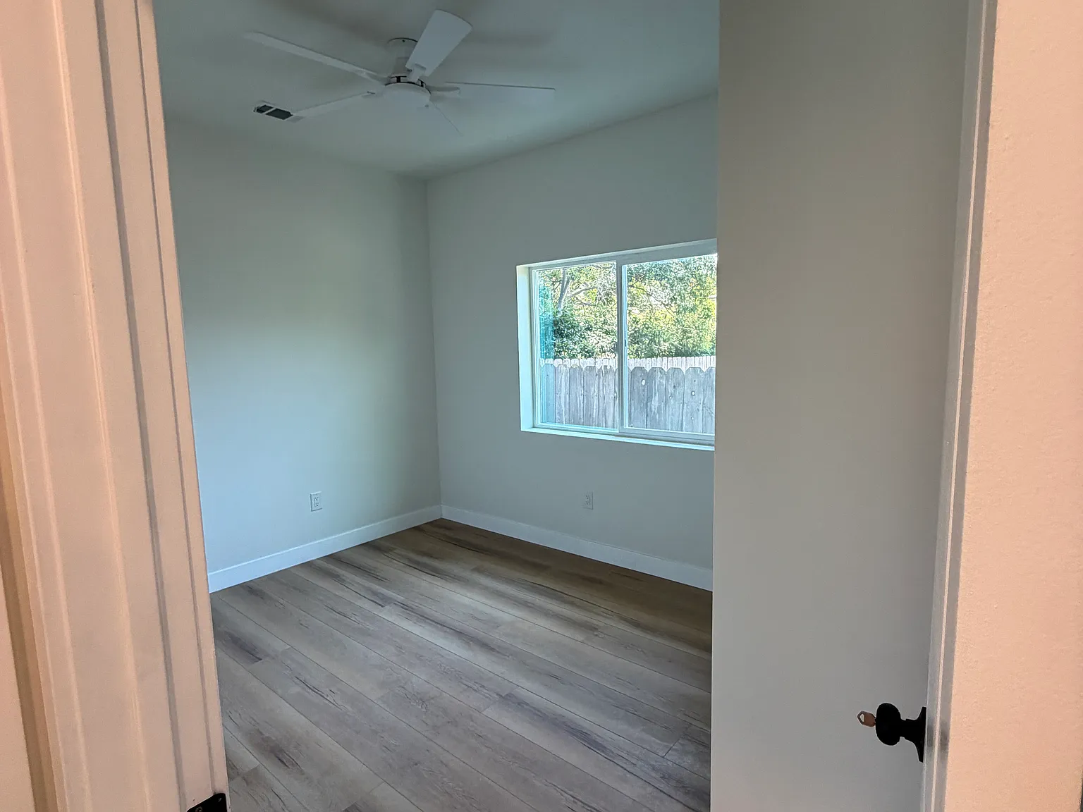 4 bed, $1,375 — Photo 3