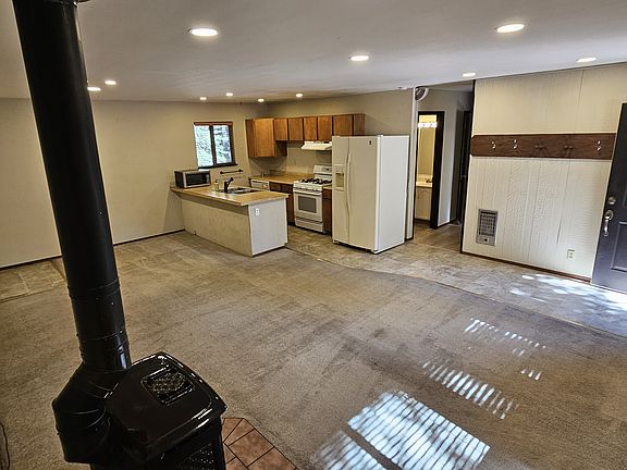 Living Room & Kitchen