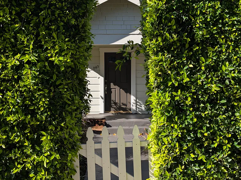 849 N West Knoll Dr — Photo 4