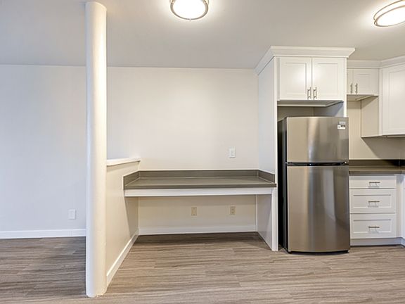 3rd image of 100 Aloha St #908