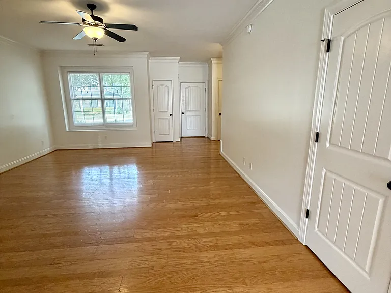 508 Capstone Dr #1 — Photo 3