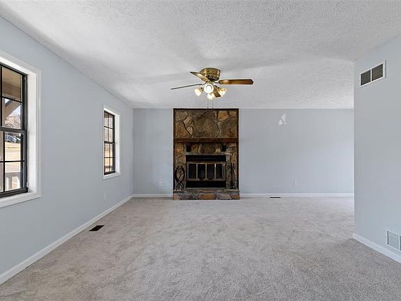 5th image of 2326 Goodwood Dr SW