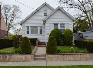 20 Verona Pl, Valley Stream, NY 11580