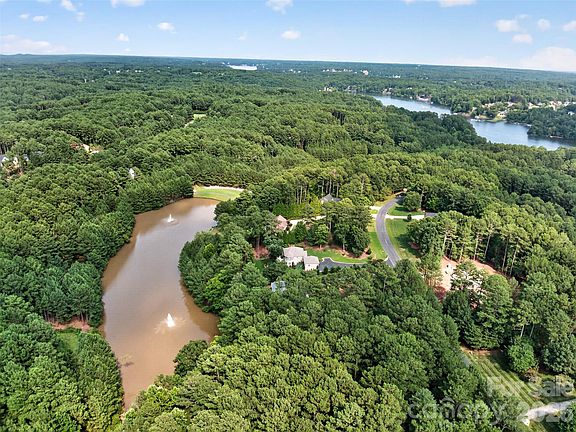 3rd image of 5009 Harbor View Dr E #50