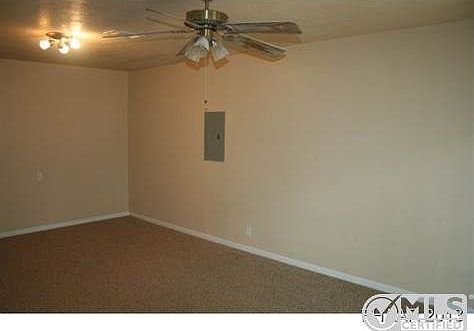 4th image of 925 Marilyn Dr
