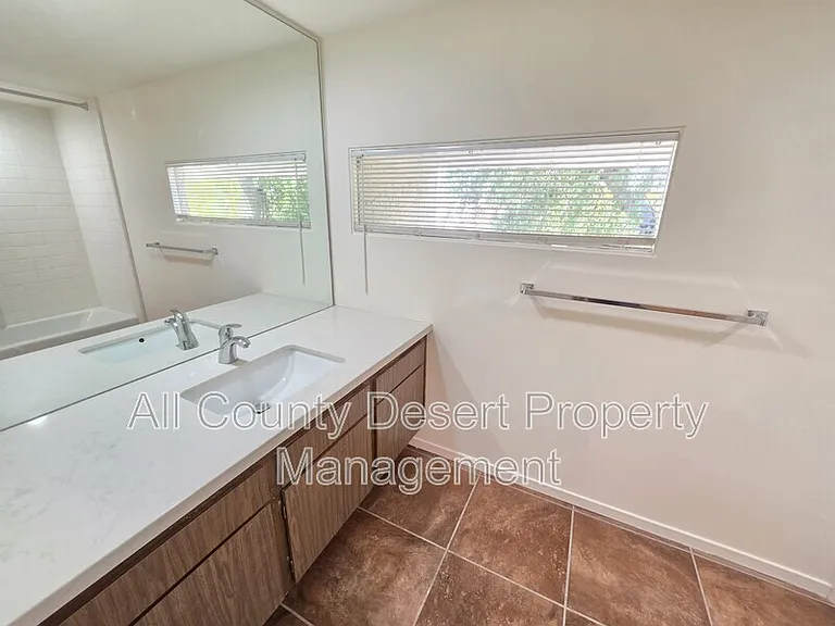 2504 N Whitewater Club Dr #C — Photo 12