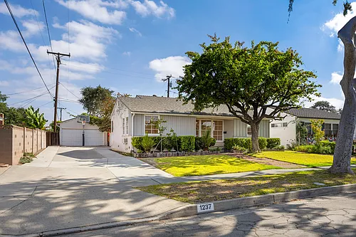 1237 W Oak Ave Photo 1
