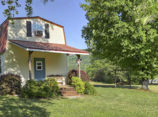 234 Hummingbird Ln, Rabun Gap, GA 30568