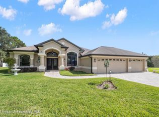 8100 Madrid Rd, Weeki Wachee, FL 34613