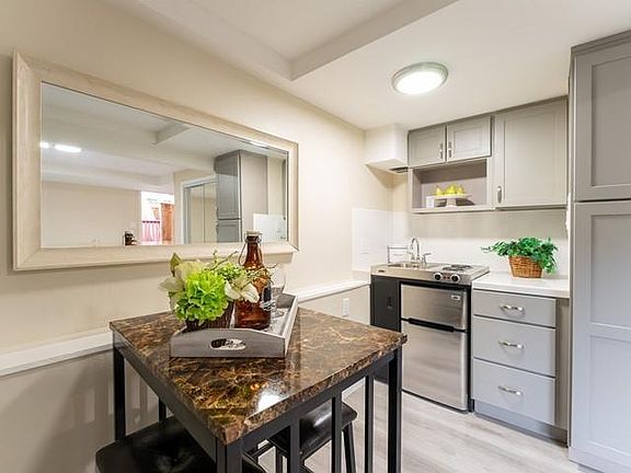 Kitchenette with room for table & chairs