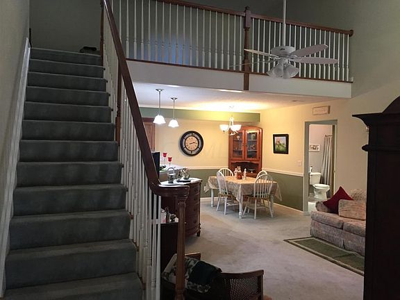 4th image of 46 Stone House Ct