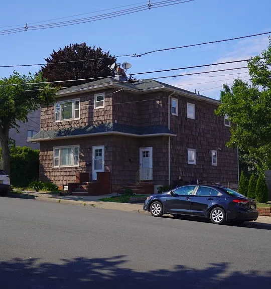 437 Broad St #2 — Photo 3