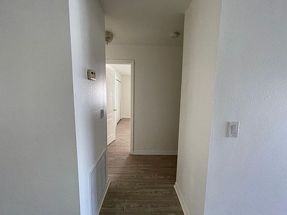 4th image of 724 Downing St