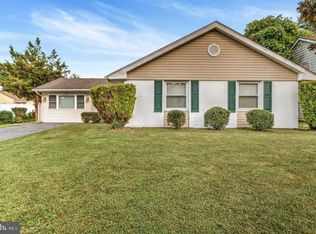 12 Pebble Ln, Willingboro, NJ 08046
