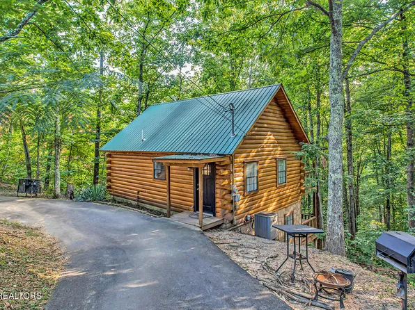 2140 Panther Way, Sevierville, TN 37876