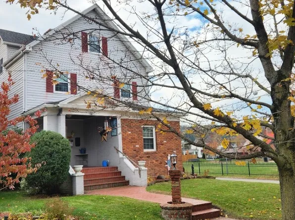 315 Fountain Ave, Ellwood City, PA 16117