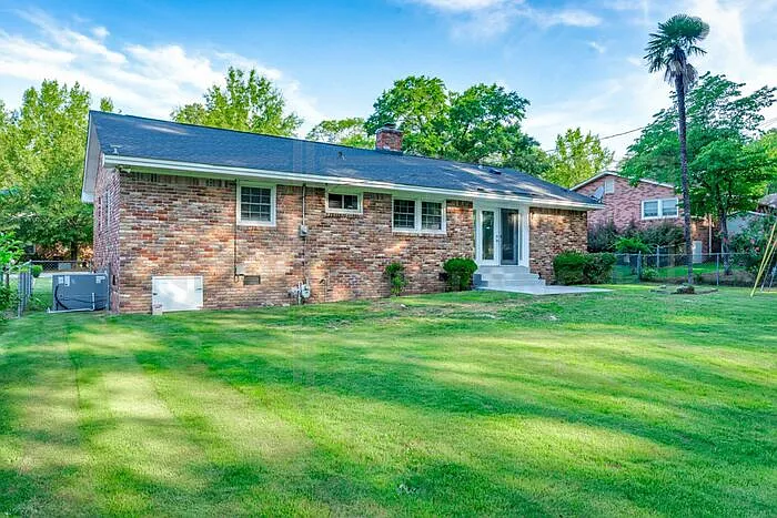 2532 Parkwood Dr — Photo 9