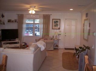 9344 SE Saturn St, Hobe Sound, FL 33455