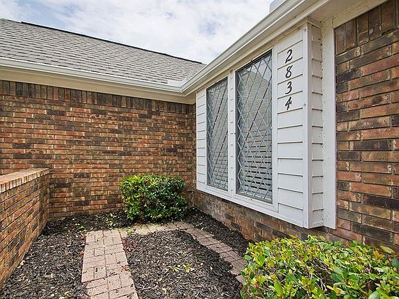 2nd image of 2834 Stoneridge Dr