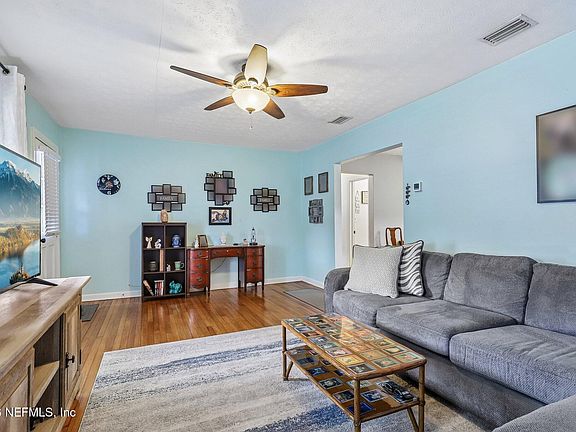 4th image of 4833 POST Street