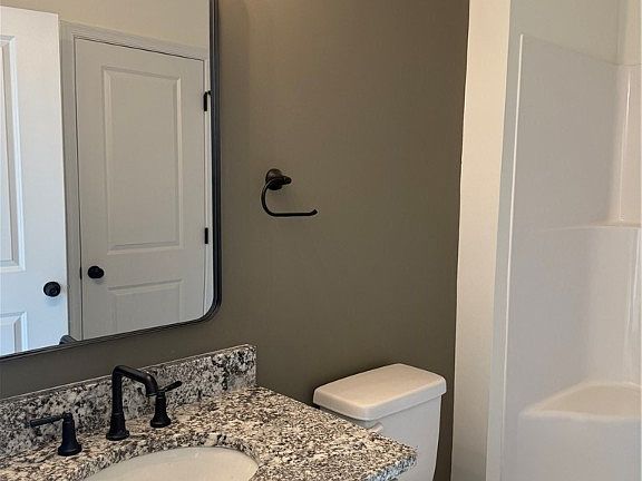 5th image of 534 Petty St