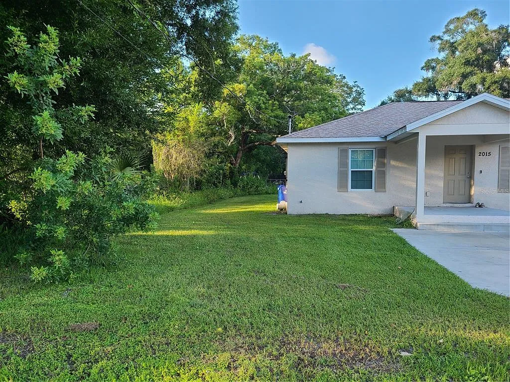 2 bed, 900 sqft, $2,000 — Photo 2