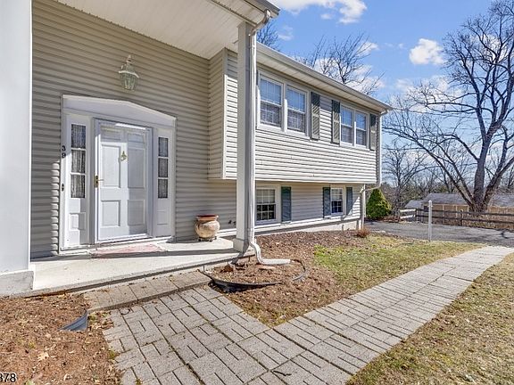 5th image of 39 Deerfield Rd