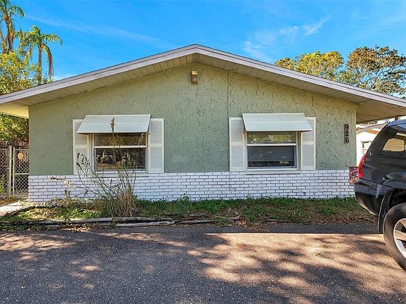 2nd image of 926 Lake Palms Dr