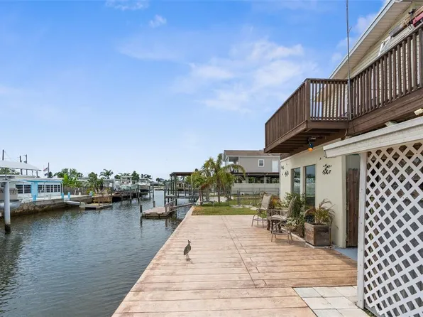 6802 Curlew Ln, Hudson, FL 34667