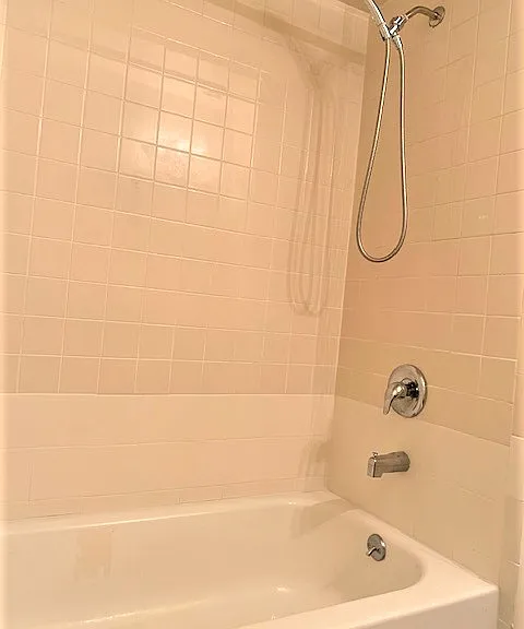 1801 Green Hollow Dr — Photo 17