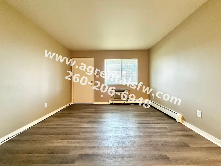 901-931 West Brookwood Court — Photo 12