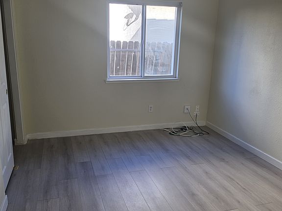 5th image of 3231 Strickland Dr