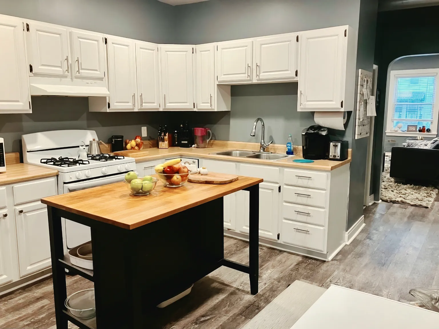 3 bed, 1000 sqft, $2,395 — Photo 2