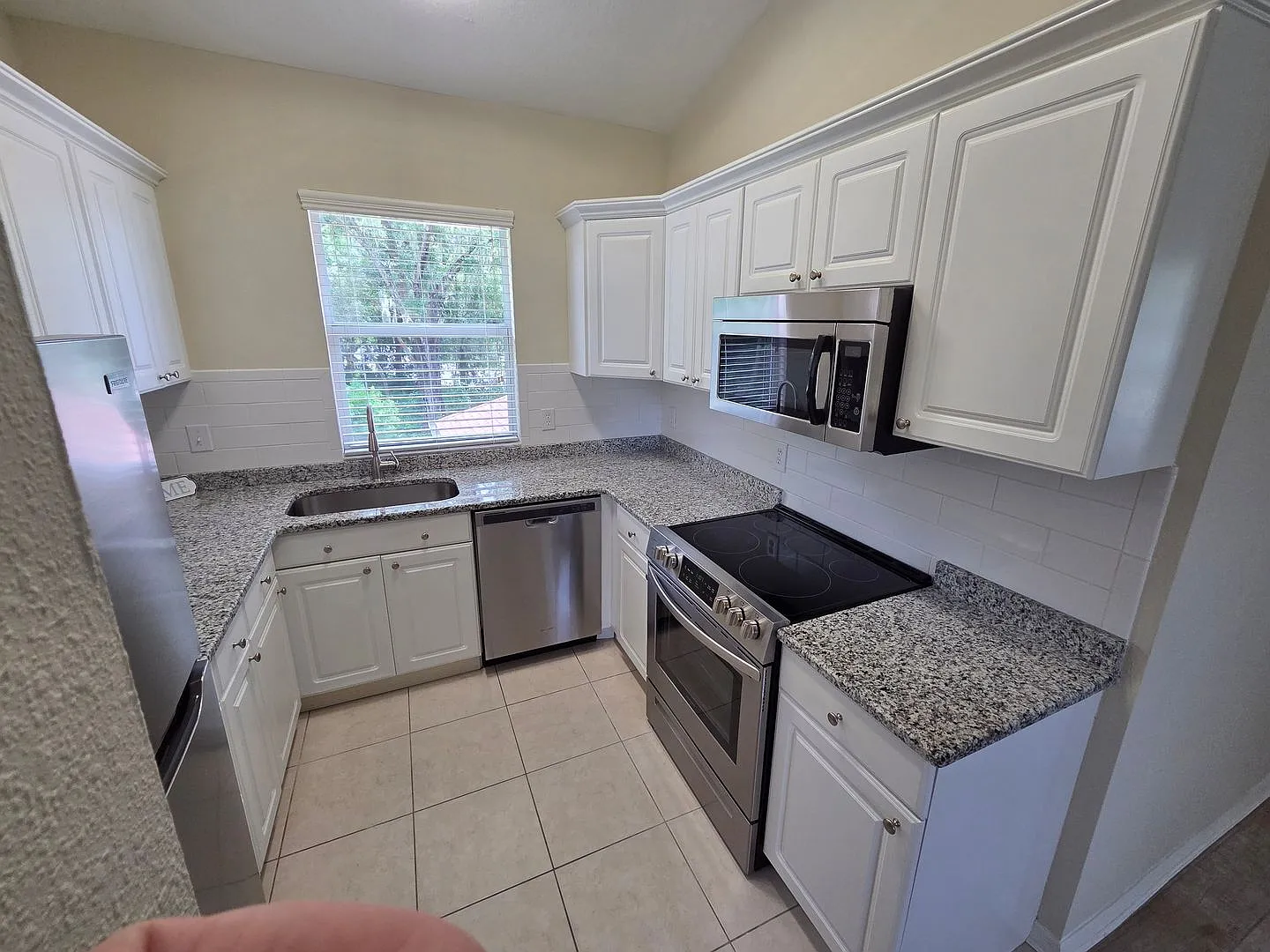 Newly Renovated Land O Lakes Apartment — Photo 4