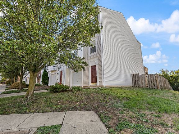 2nd image of 578 Kalmia Sq NE