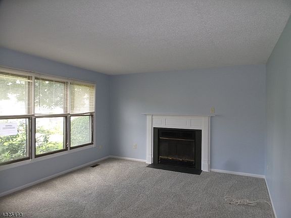 4th image of 92 Heritage Ln #201