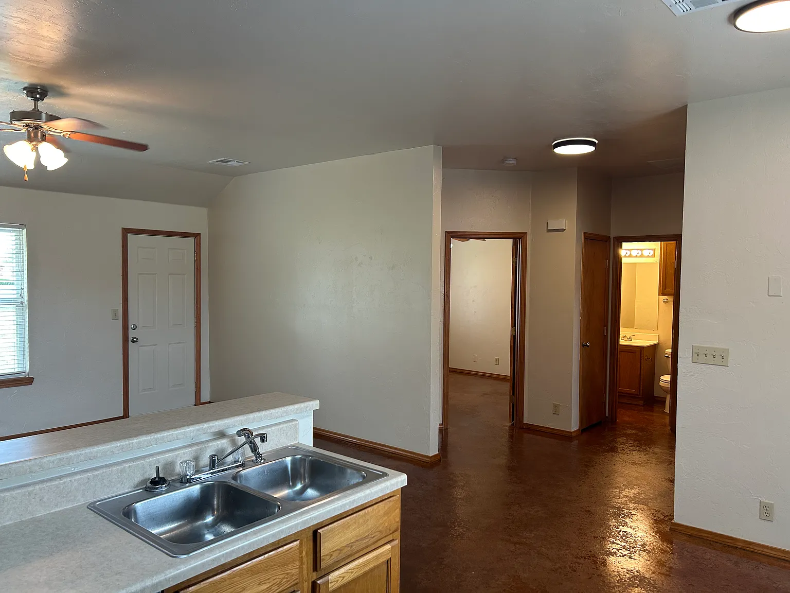 3 bed, 1229 sqft, $1,200 — Photo 3