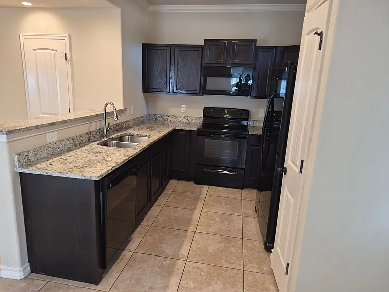 7014 Lakeview Dr #102 — Photo 10