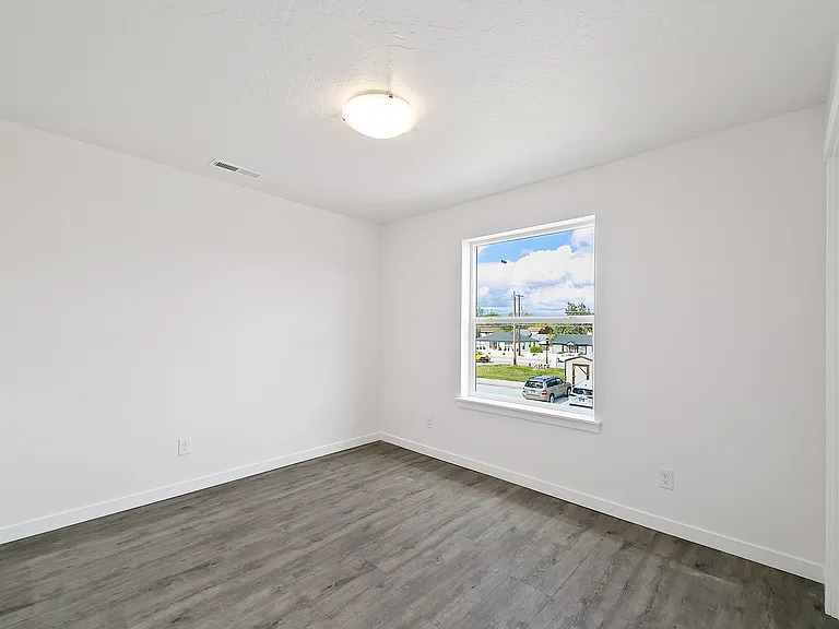 1326 N Meridian Rd — Photo 23