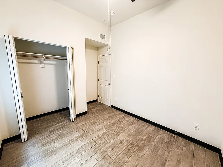 195 N 17th Ave #102 — Photo 11
