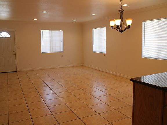 4th image of 560 W 93rd St