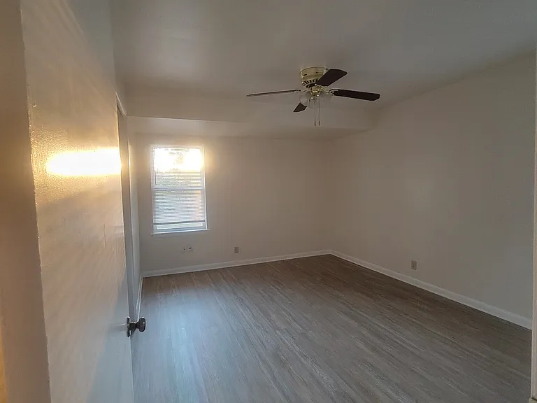 2nd bedroom from doorway view