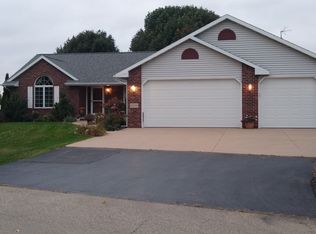 N165 Coop Rd, Appleton, WI 54915